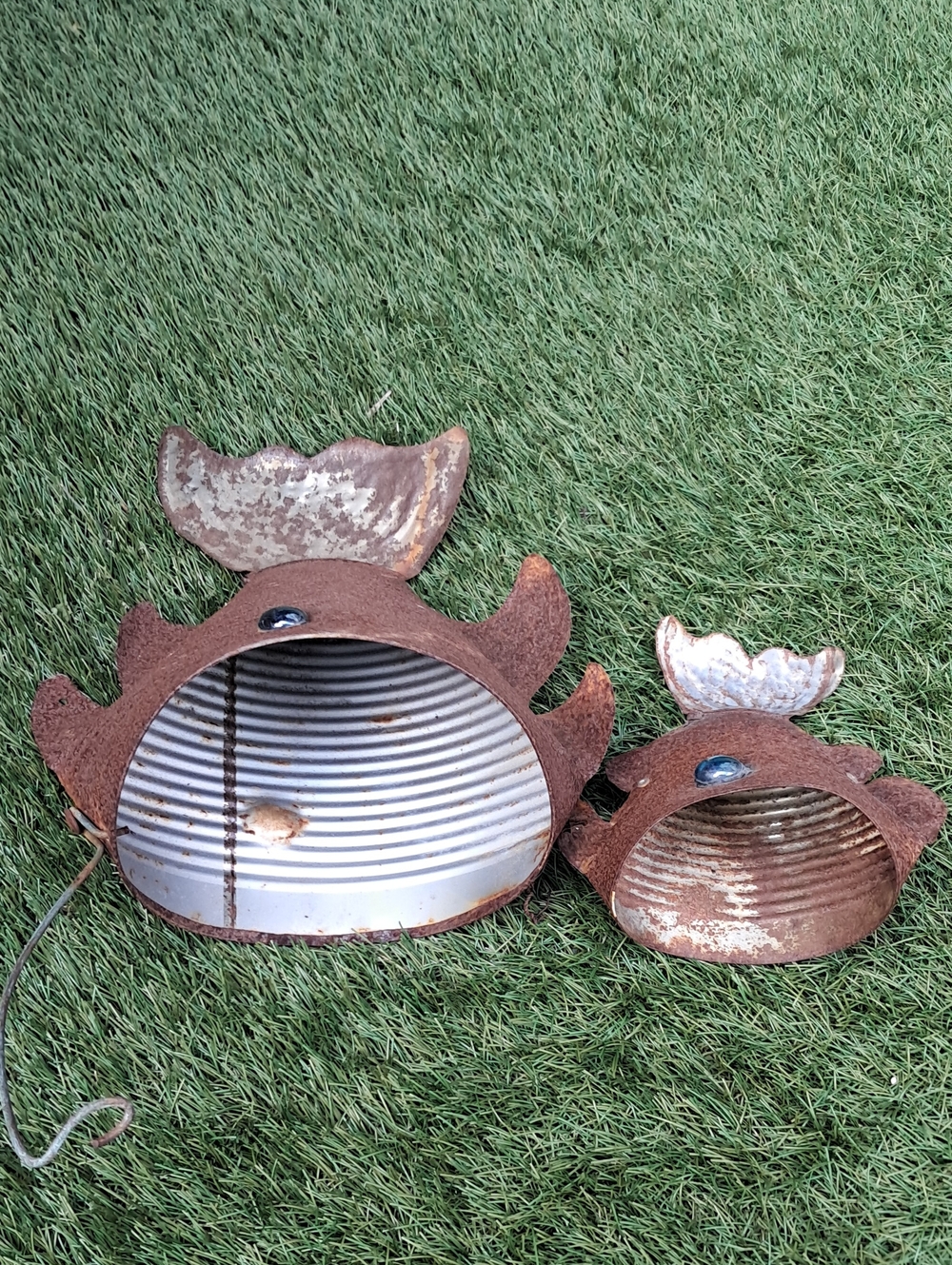 Pair Recycled Tin Can Rusted Fish Art Outdoors Indoors Decor - Picture 8 of 11